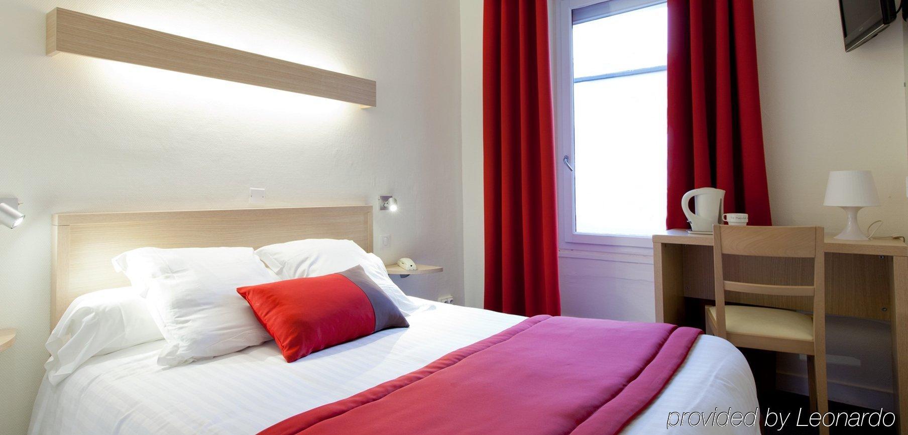 Logis Chateaubriand Hotel 2*