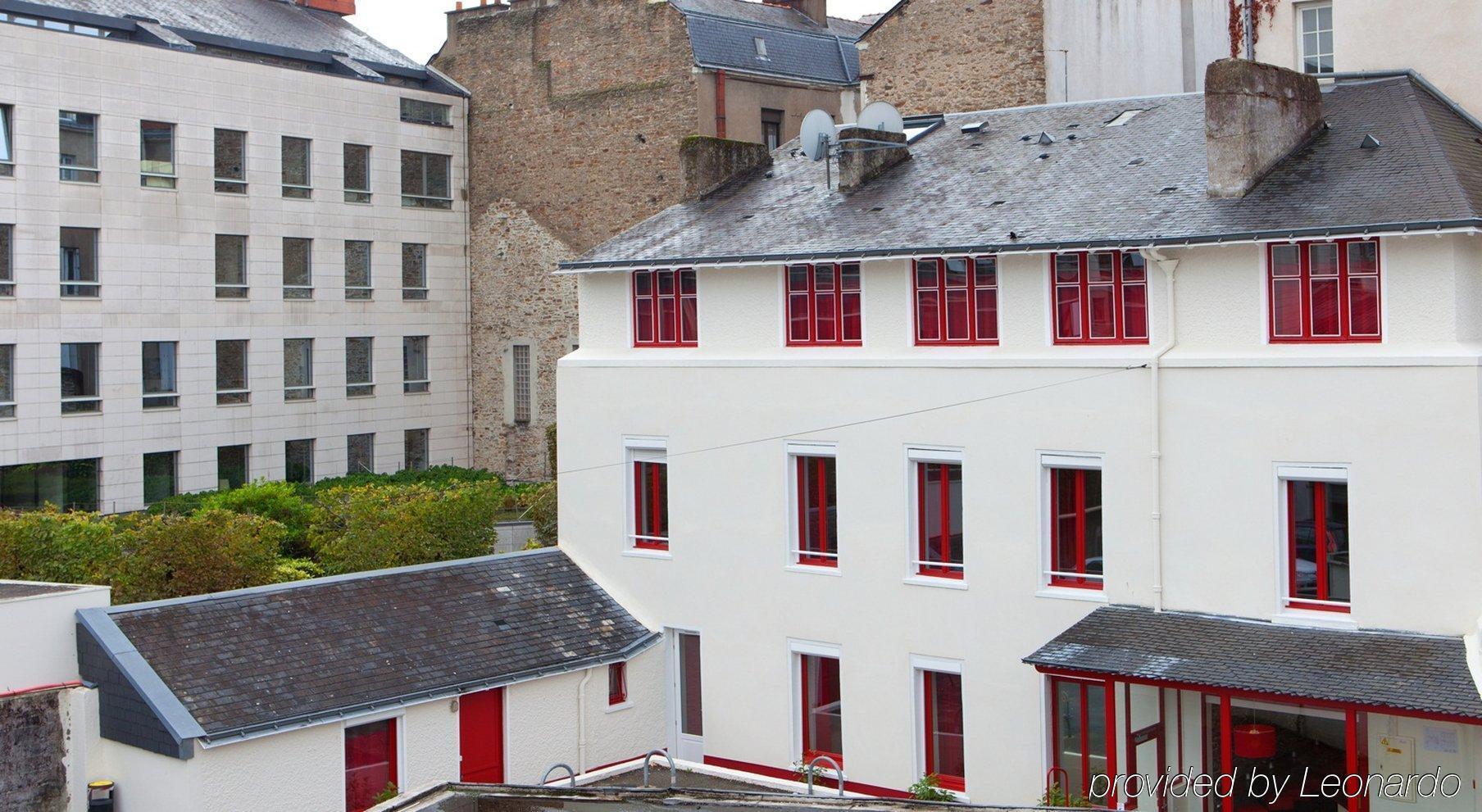 Logis Chateaubriand Hotel