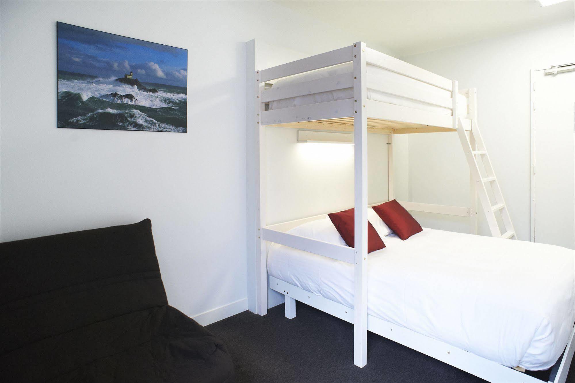 Logis Chateaubriand 2*